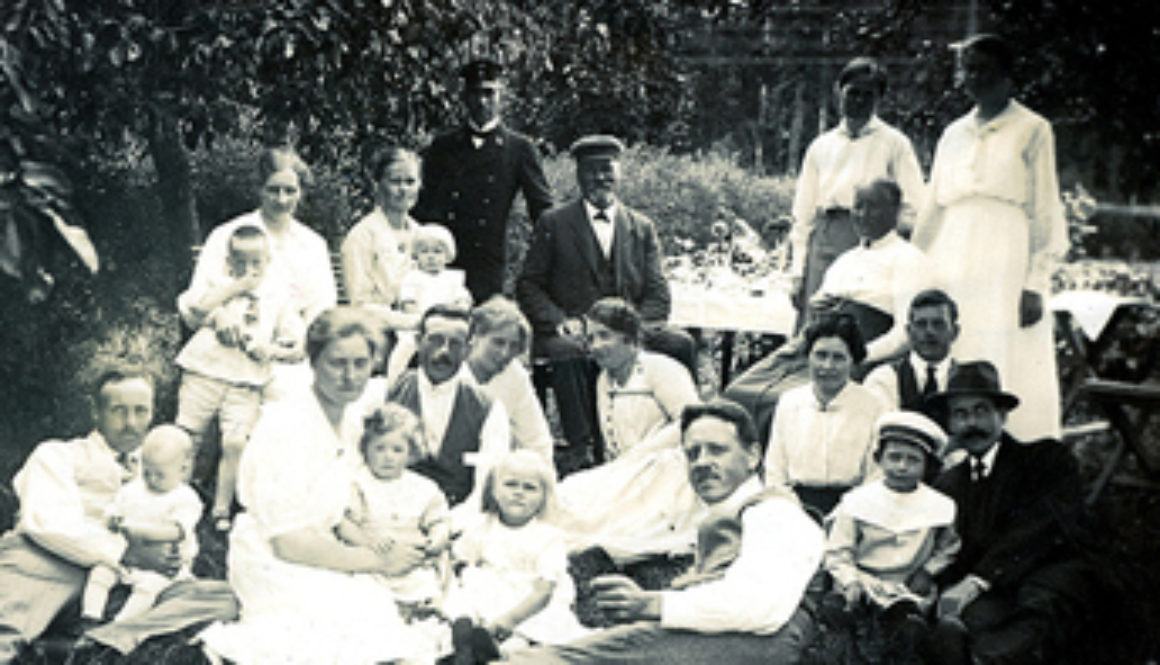 500 hijos vivieron a lo largo de su vida desconociendo por completo el gran secreto de sus madres