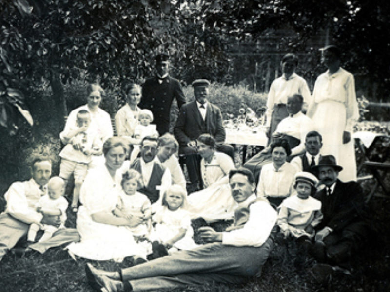 500 hijos vivieron a lo largo de su vida desconociendo por completo el gran secreto de sus madres