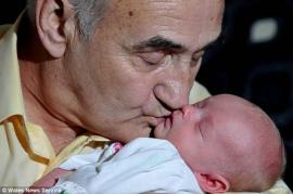 Abuelo de 67 años fue padre gracias a la fertilización in vitro