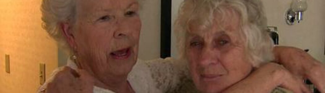 Ann Hunt de 78 años, después de ocho décadas ha podido conocer a su hermana melliza