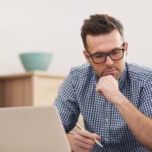 ¿Existe un equivalente masculino para el síndrome del ovario poliquístico?