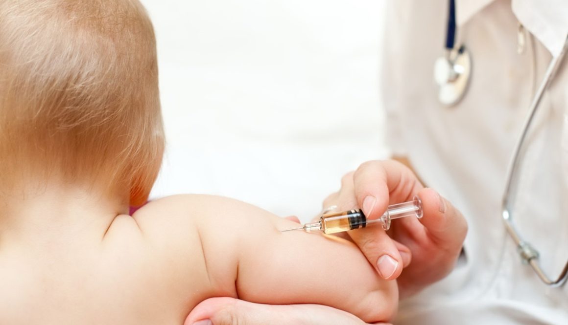 Cárcel para una pediatra en Valencia que inyectaba suero a los niños en vez de vacunas