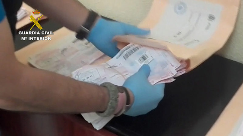 Cae una red que falsificaba recetas de fármacos de reproducción 'in vitro'