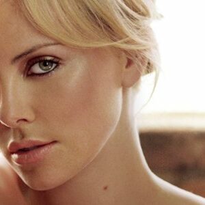Charlize Theron se decanta por la adopción y da la bienvenida a su hijo Jackson