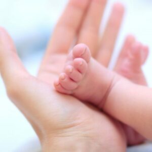Decenas de familias españolas, atrapadas en Ucrania con sus bebés de «vientre de alquiler»