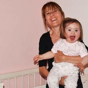 Decidió ser madre soltera, se hizo una fertilización con un donante anónimo y tuvo una nena con síndrome de down
