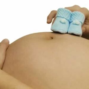 Desde los seis meses de embarazo el feto puede reconocer la voz de mamá.