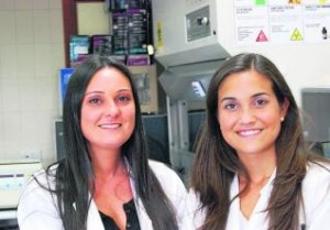 Dos científicas gallegas del Centro Oncológico reciben un premio europeo