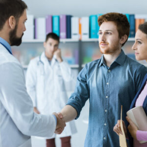 El hospital de Plasencia suspende los tratamientos de fertilidad por falta de una sala adecuada