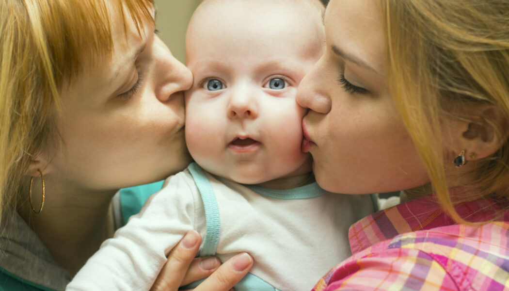 El número de parejas lesbianas que opta por la maternidad compartida se ha multiplicado en los últimos años