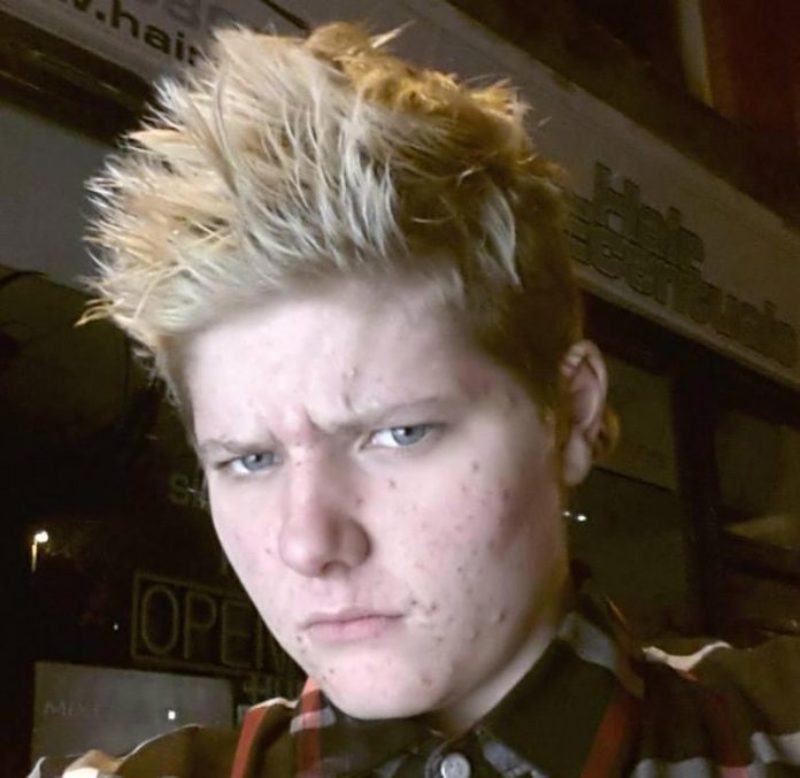 El primer ‘hombre’ embarazado del Reino Unido consiguió el esperma gracias a Facebook