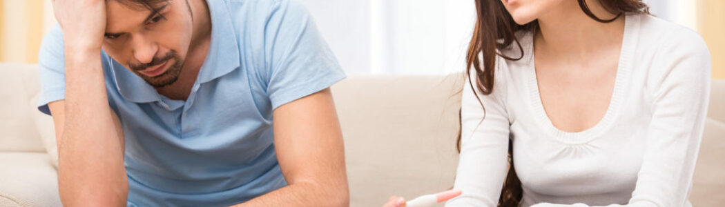 Hábitos comunes relacionados con la fertilidad en hombres y mujeres.