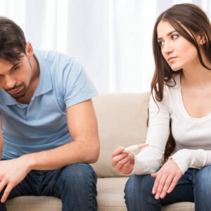 Hábitos comunes relacionados con la fertilidad en hombres y mujeres.