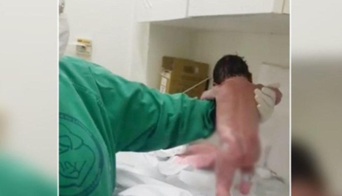 Increíble: un bebé recién nacido comienza a andar en el hospital