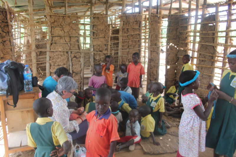 La Fundación Rafael Bernabeu colabora en la construcción de un colegio y un pozo de agua en Uganda