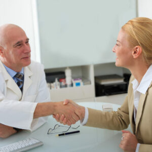 La espera para una reproducción asistida en la sanidad pública conduce a muchas mujeres a la privada