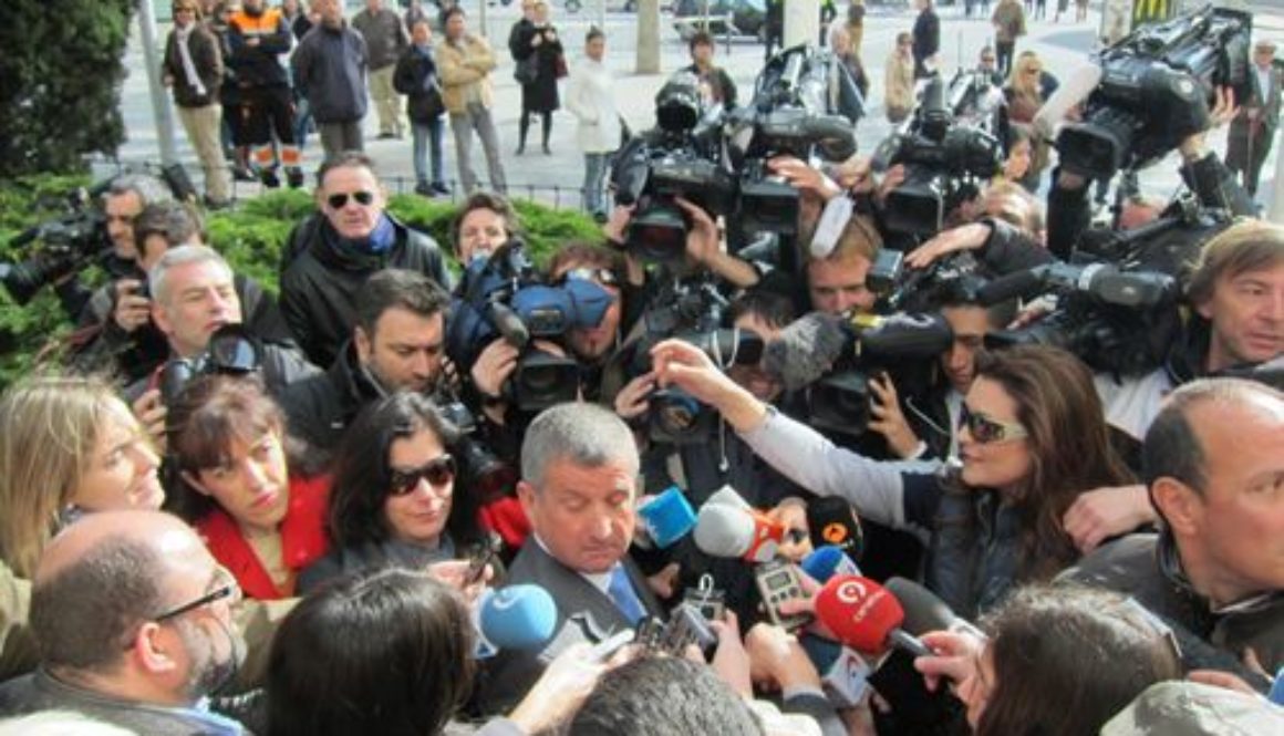 La madre adoptiva de una de las niñas robadas no reconoce su firma en los documentos