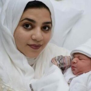 La niña de 9 años que congeló su ovario tras sufrir una enfermedad da a luz 15 años después