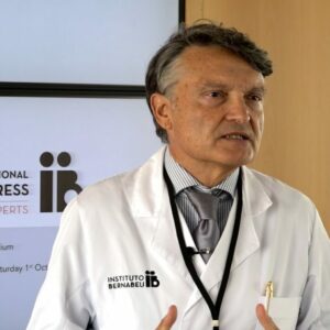 La revista científica Human Reproduction confía en el Doctor Bernabeu la revisión y evaluación de trabajos científicos