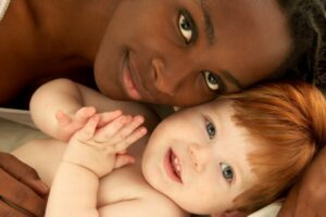 Las personas nacidas por donacion de óvulos o semen deben saber como fueron concebidas