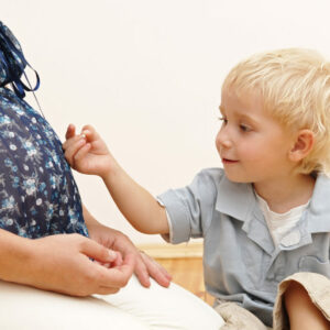 Las sorprendentes razones por las que nacen más niños que niñas en el mundo