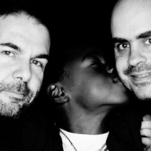 Más de 30 niños encuentran una familia cada año gracias a las adopciones nacionales