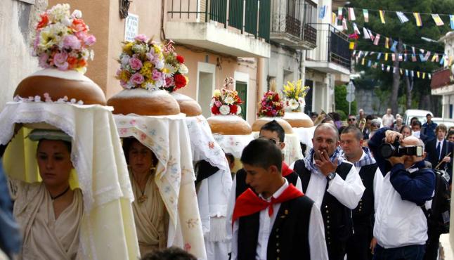 Más de mil personas asisten al ancestral acto del Pa Beneït en honor a Sant Gregori