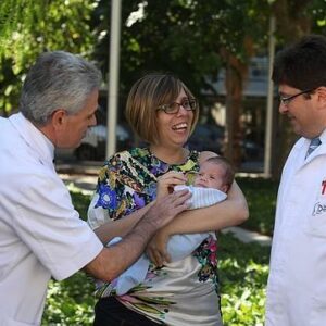 Nace el primer bebé de España fruto de óvulos congelados de una madre con cáncer de ovario