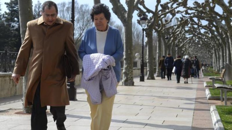Retiran la tutela a la mujer de Burgos que tuvo gemelos con 64 años al detectar "riesgo"