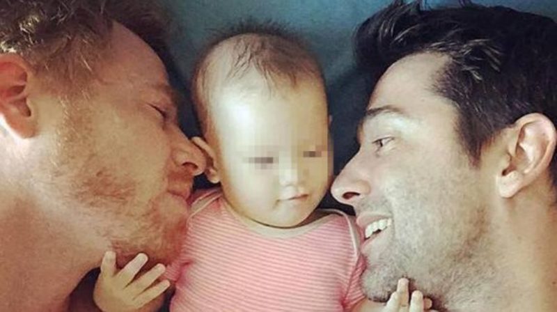 Se niegan a dejar Thailandia sin su hija nacida por vientre de alquiler