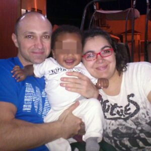 Un juez ha decidido revocar la adopción y quitarles los niños a dos parejas españolas