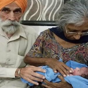 Una mujer India ha sido madre a sus 72 años gracias a la fecundación in vitro