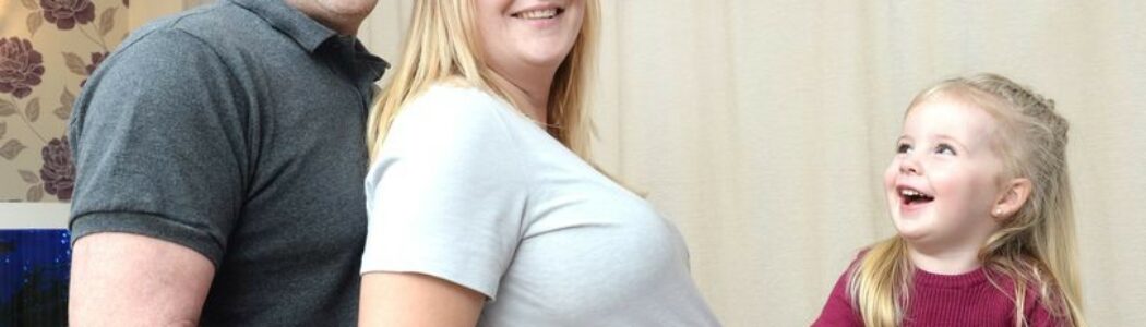 Una mujer quedó embarazada de dos pares de gemelas idénticas en su último intento con la Fecundación In Vitro