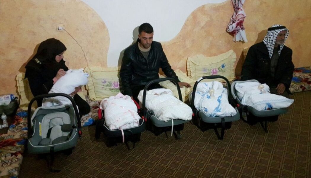 Una palestina fue transferida a un hospital de la ciudad de Nablus, para dar a luz quintillizos