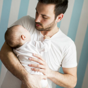 Voluntarios para abrazar bebés