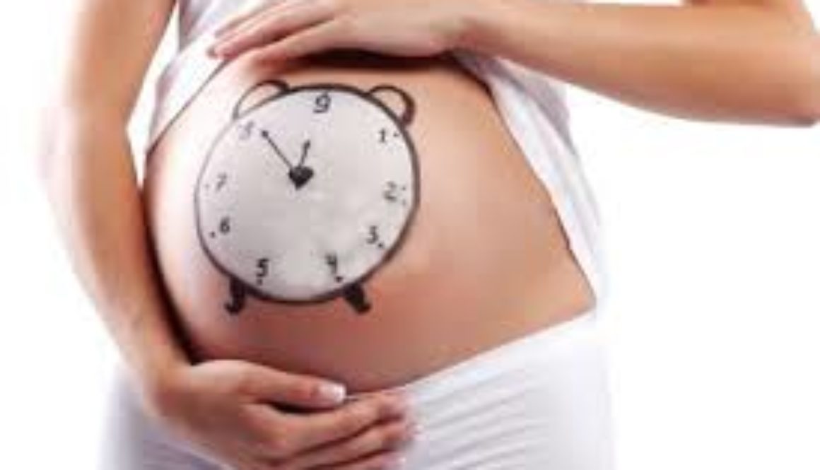 ¿Qué tratamiento debo seguir para poder quedarme embarazada con antecedentes de trombosis venosas en las piernas?