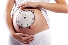 ¿Qué tratamiento debo seguir para poder quedarme embarazada con antecedentes de trombosis venosas en las piernas?